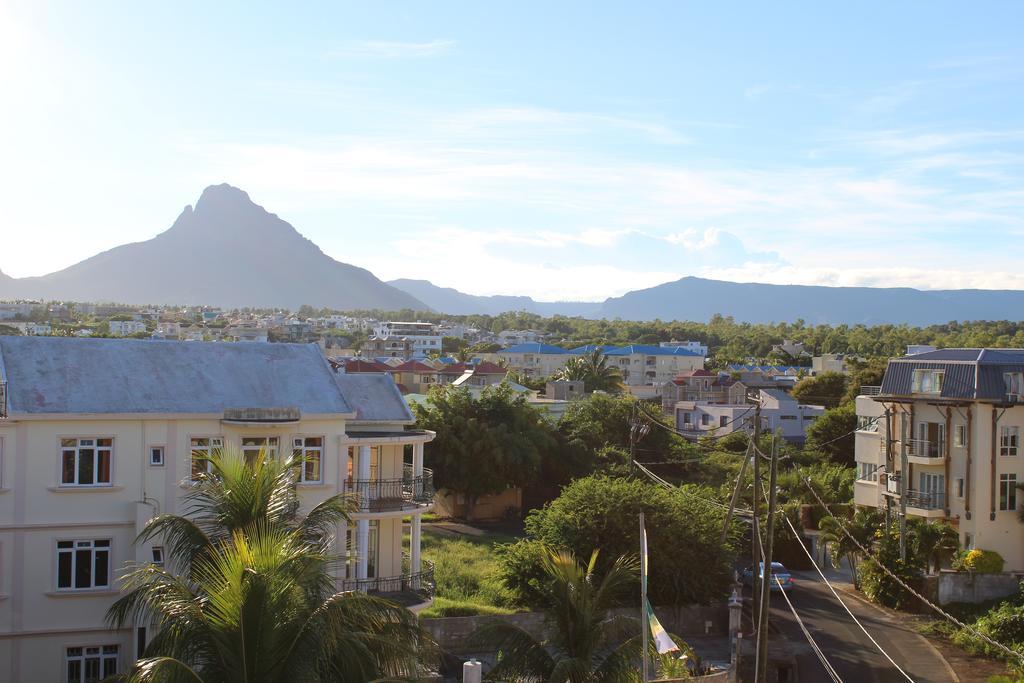 Flic En Flac Beach Penthouse Экстерьер фото